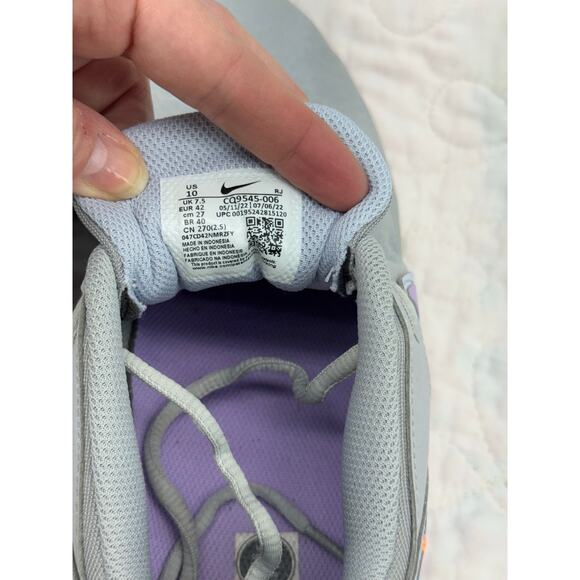 Gray and purple Nikes women’s 10 - Picture 9 of 11